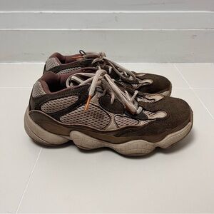 USED YEEZY Desert Rat 500 SNEAKERS SIZE 7 womens